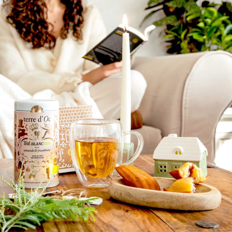 Organic white tea of Christmas