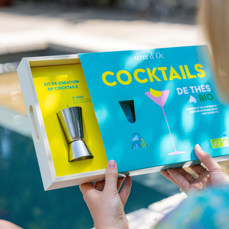 Organic tea cocktails