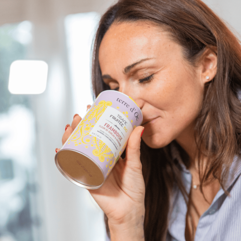 Organic fruity herbal tea