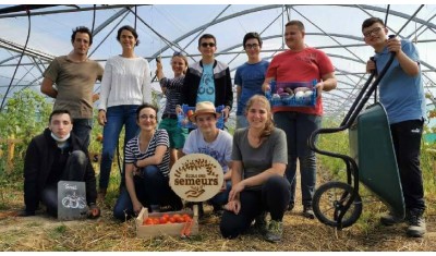 À travers sa contribution au 1% pour la planète terre d’Oc soutient l’École des Semeurs